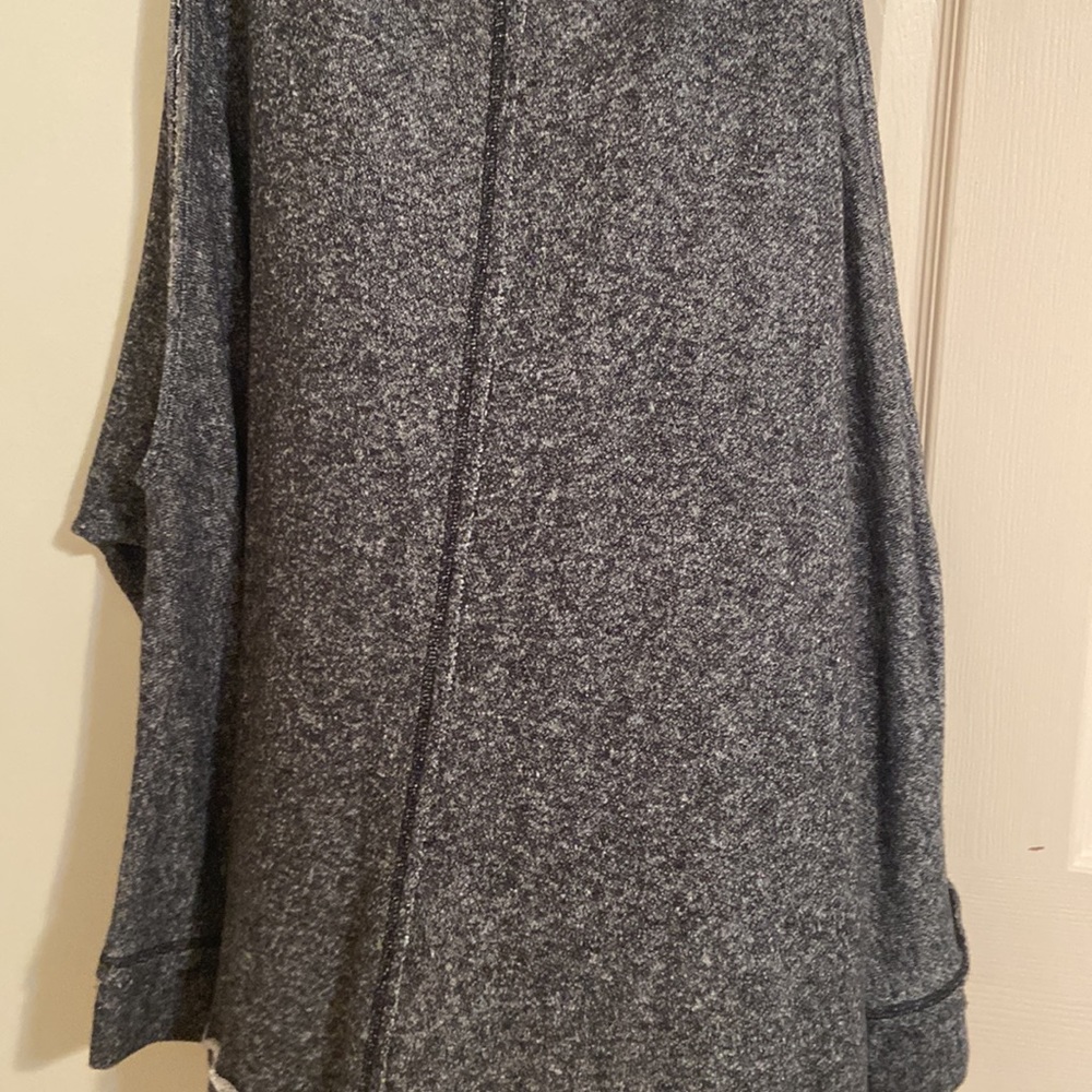 Cold shoulder - Picture 4 of 4